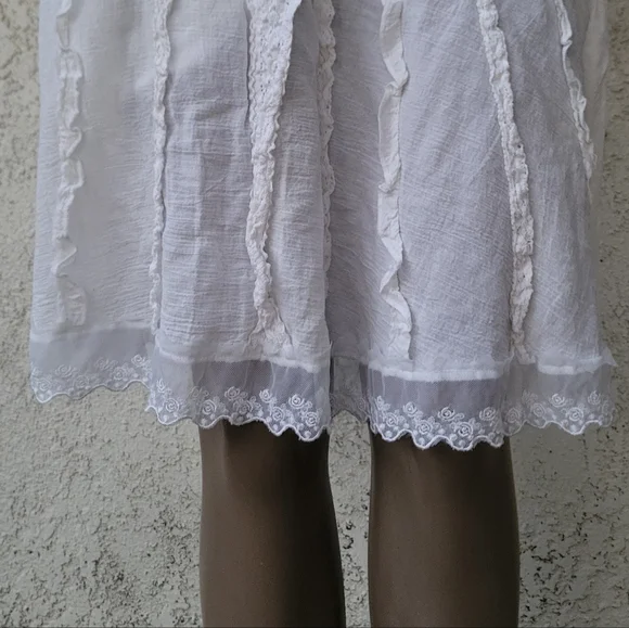 White Lace Skirt - Picture 3 of 9